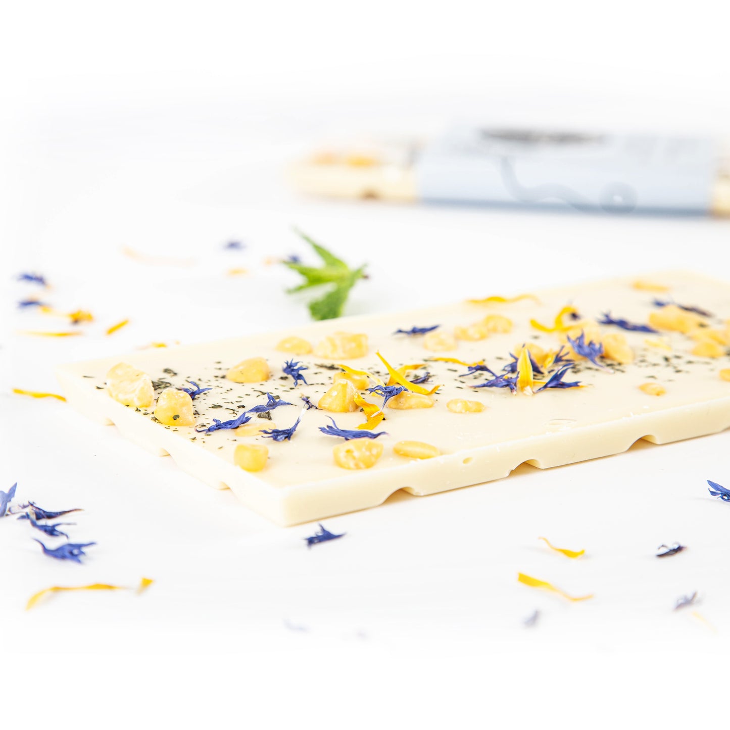 White chocolate bar, passion fruit and wild mint